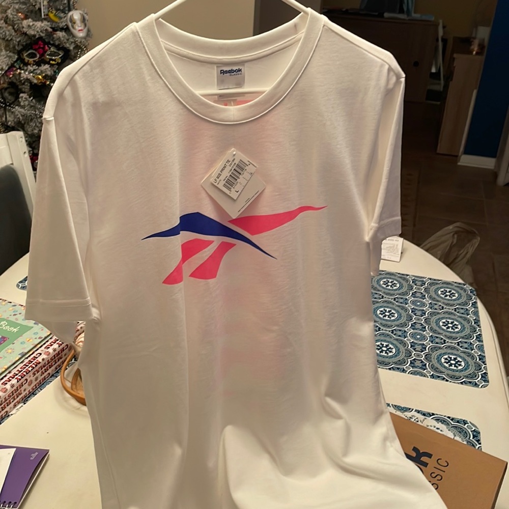 Reebok classic T-shirt , white , size large , new with tags